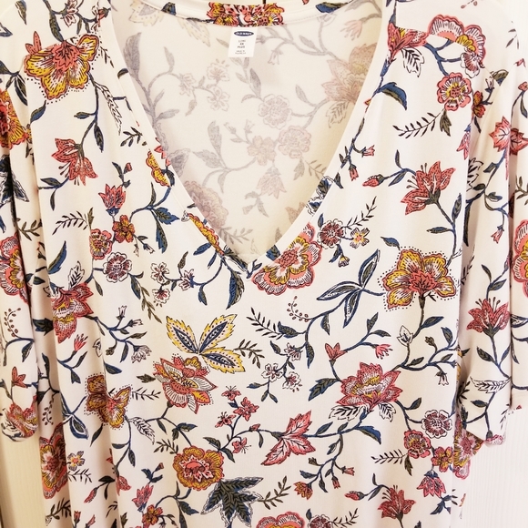 Old Navy Tops Pretty Floral V Neck Top By Old Navy Poshmark
